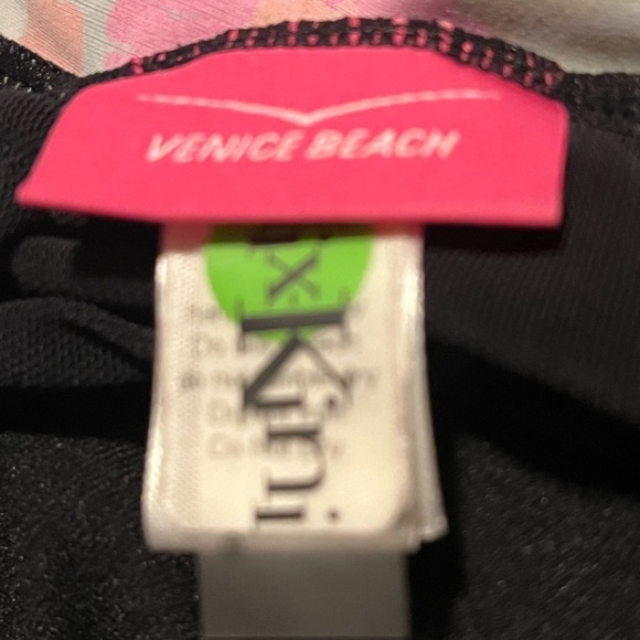 Venice Beach Floral Swim Top Sz 42C - Picture 7 of 7